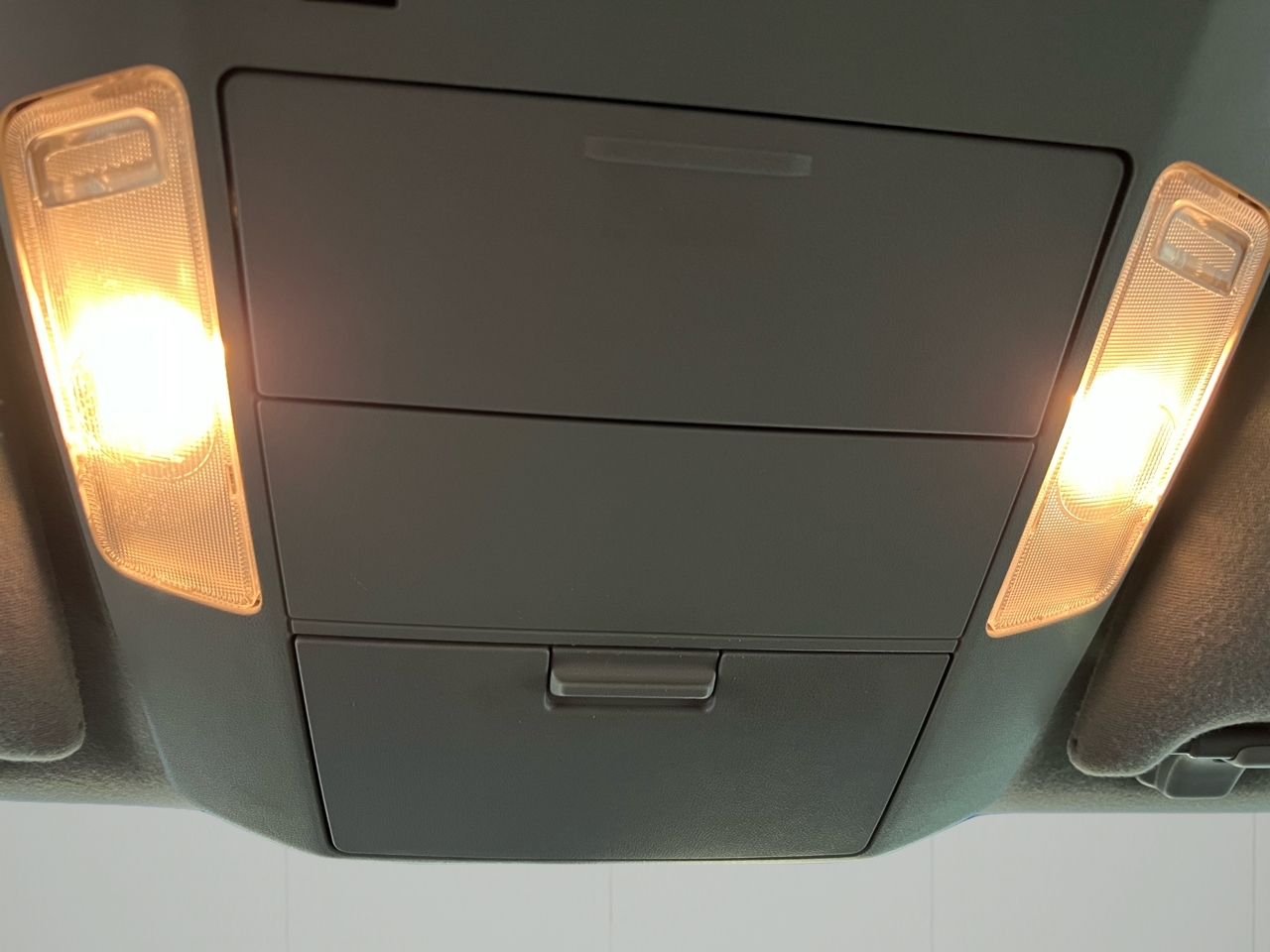 Toyota Tundra Tundra-Grade CrewMax 5.7L 4WD 2010