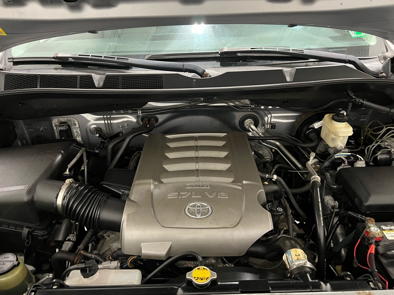 Toyota Tundra Tundra-Grade CrewMax 5.7L 4WD 2010