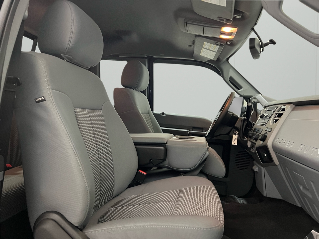 Ford F-250 SD XLT SuperCab Short Bed 4WD 2016