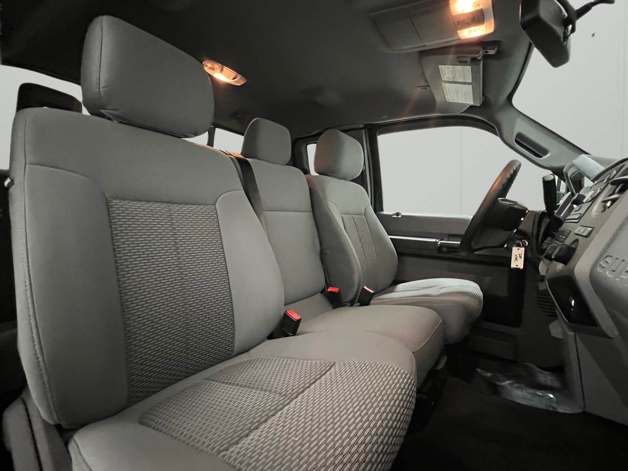 Ford F-250 SD XLT SuperCab Short Bed 4WD 2016