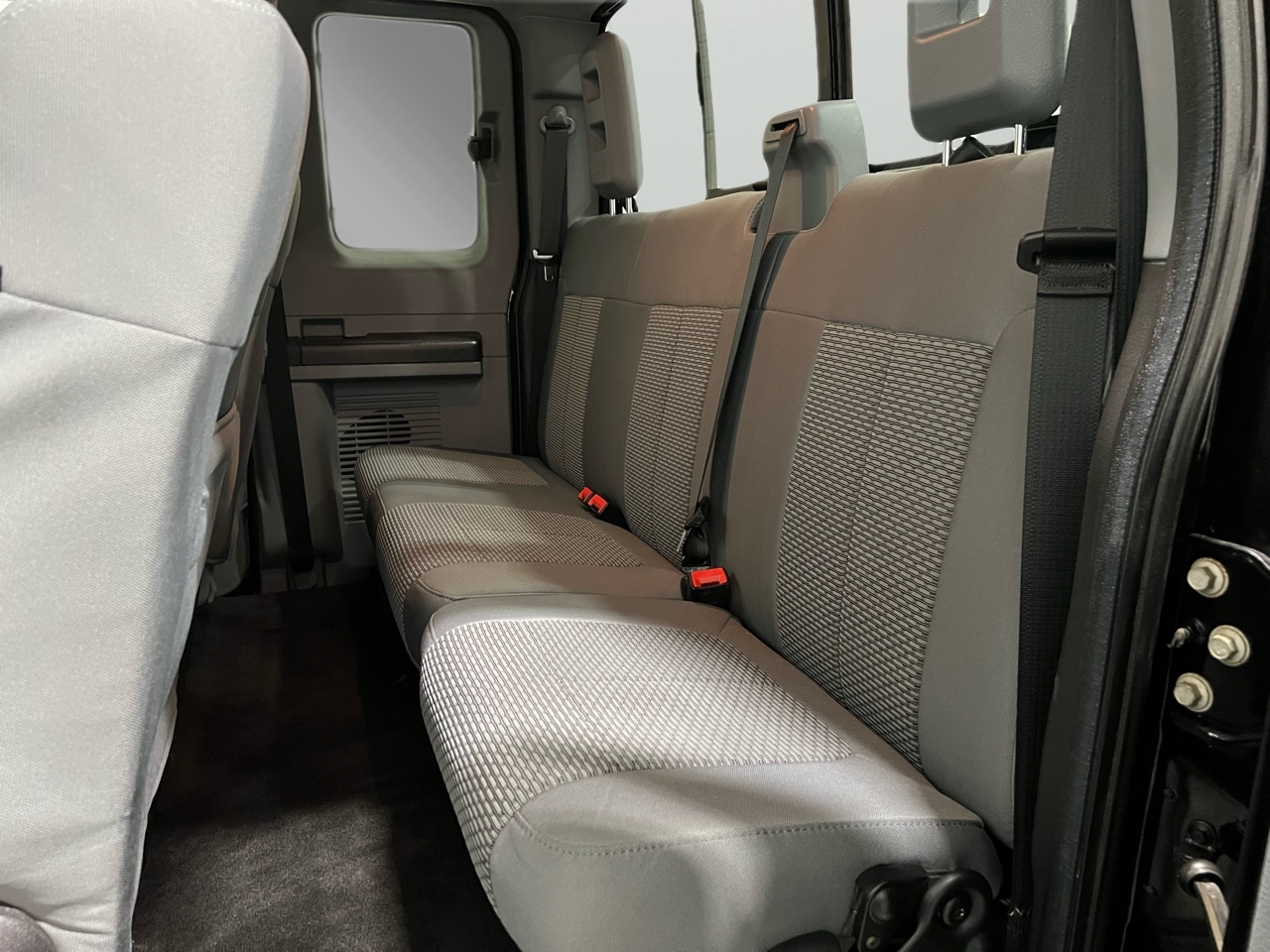 Ford F-250 SD XLT SuperCab Short Bed 4WD 2016