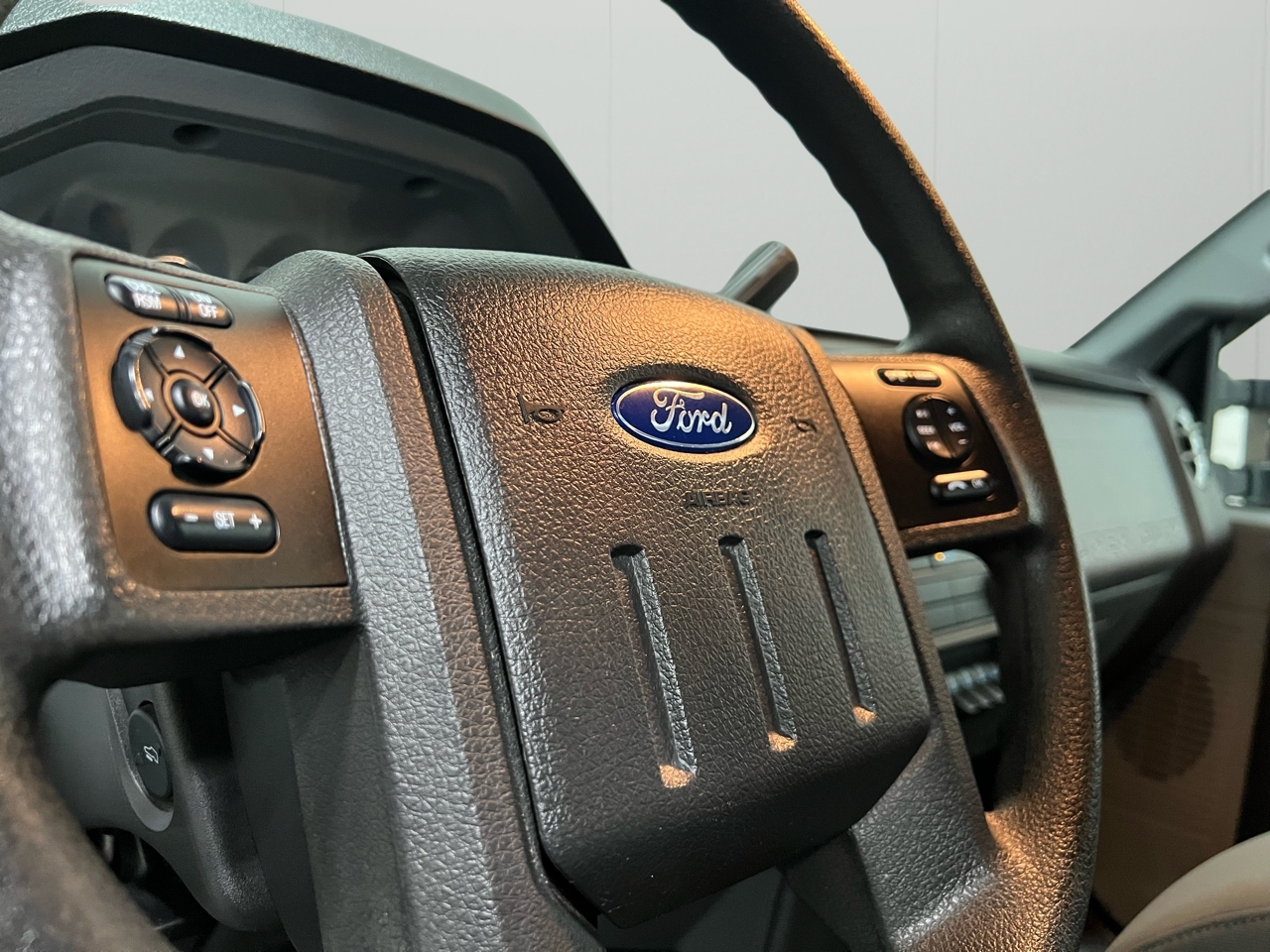 Ford F-250 SD XLT SuperCab Short Bed 4WD 2016