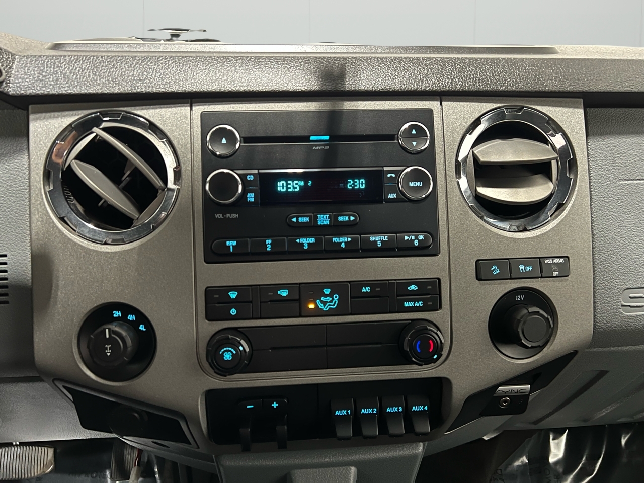 Ford F-250 SD XLT SuperCab Short Bed 4WD 2016