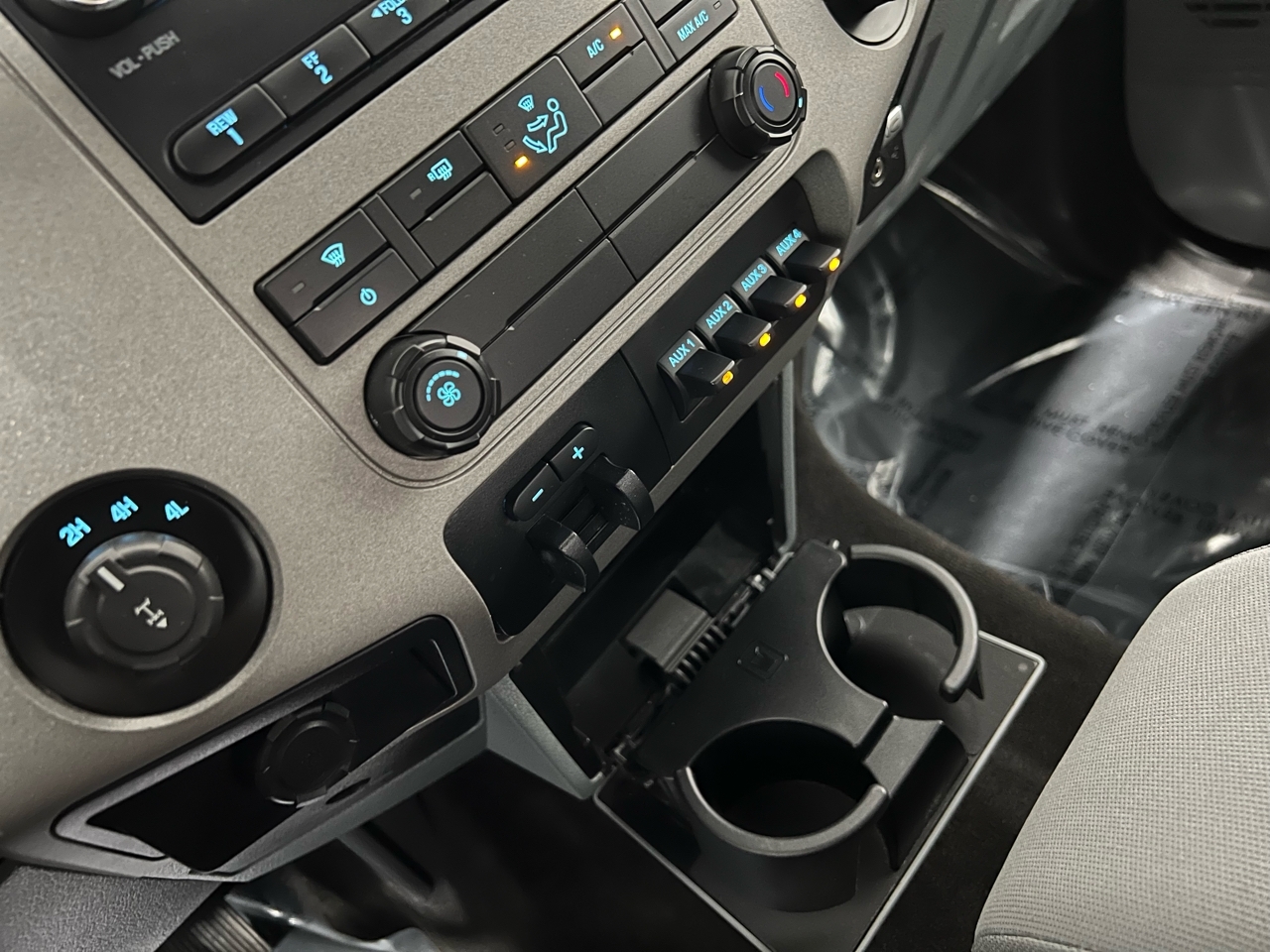 Ford F-250 SD XLT SuperCab Short Bed 4WD 2016