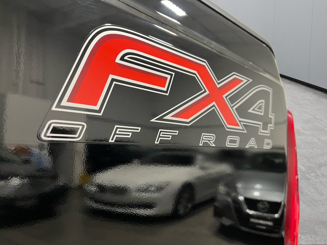 Ford F-250 SD XLT SuperCab Short Bed 4WD 2016