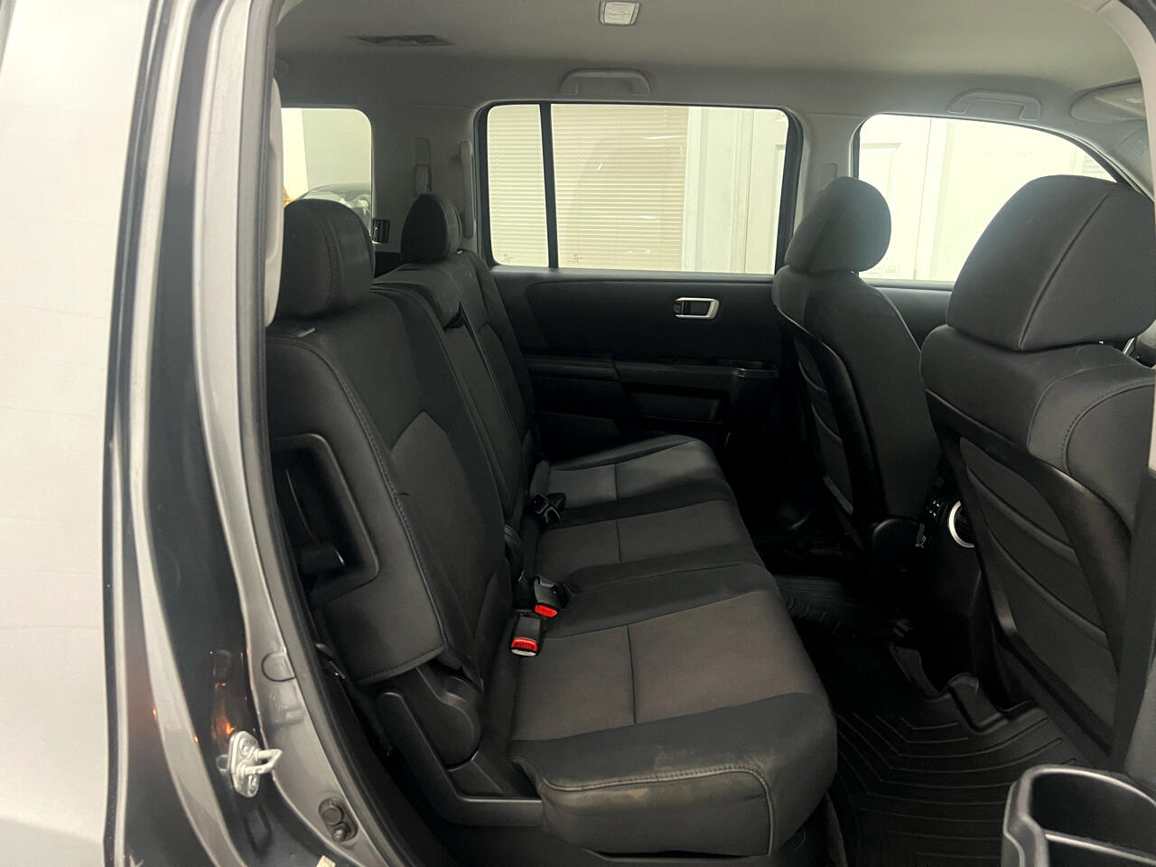 Honda Pilot LX 2WD 5-Spd AT 2010