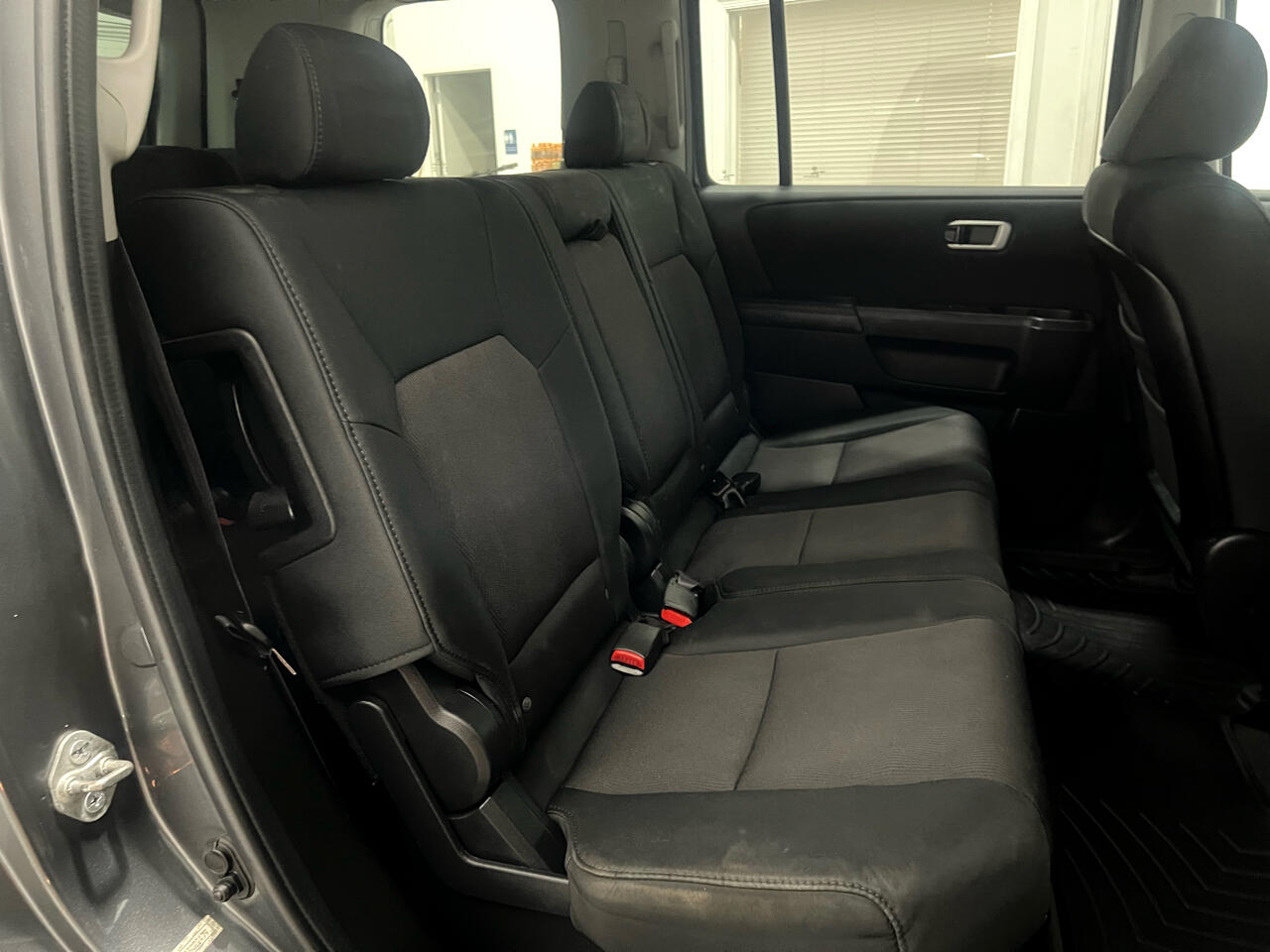 Honda Pilot LX 2WD 5-Spd AT 2010