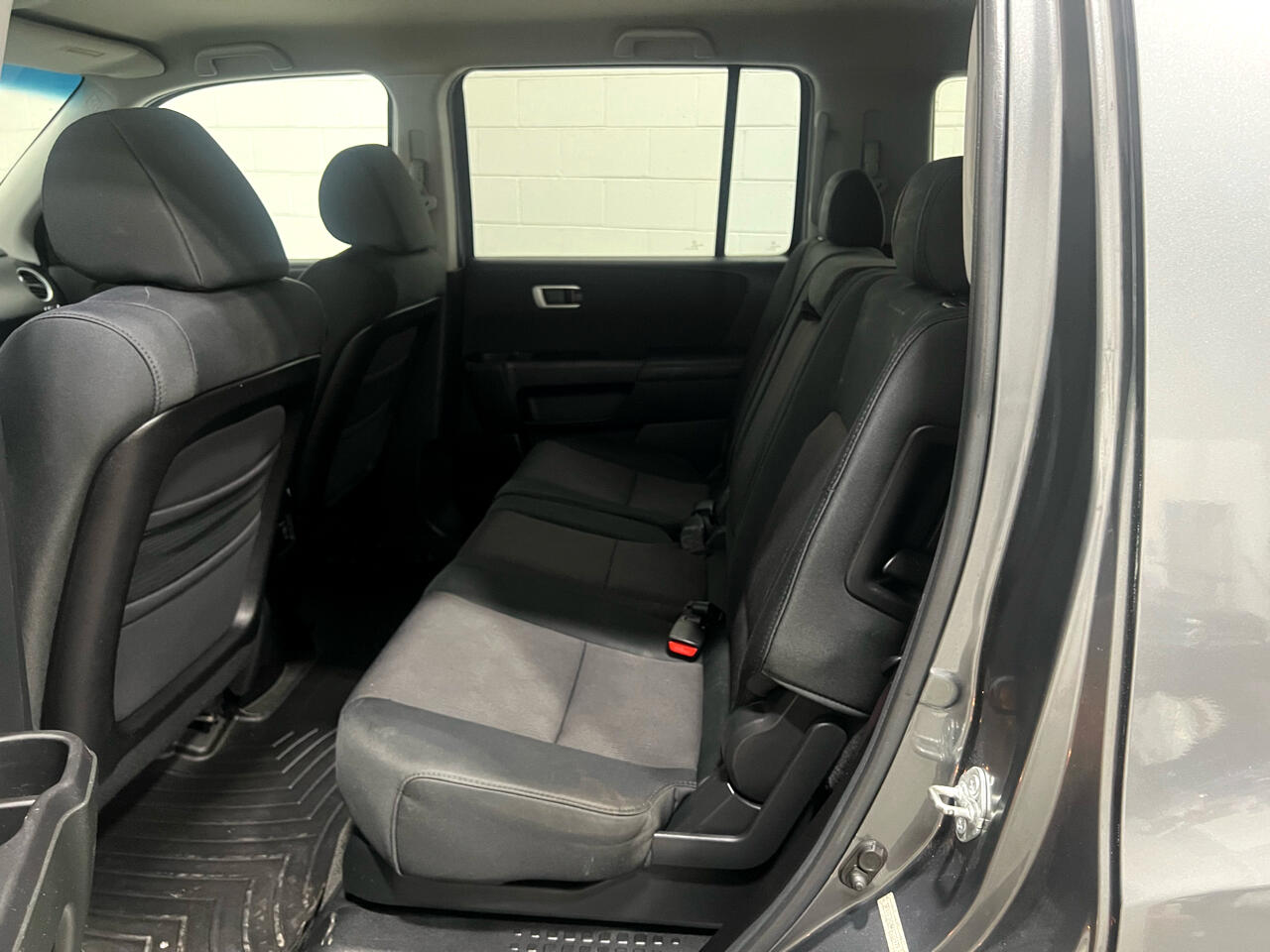 Honda Pilot LX 2WD 5-Spd AT 2010