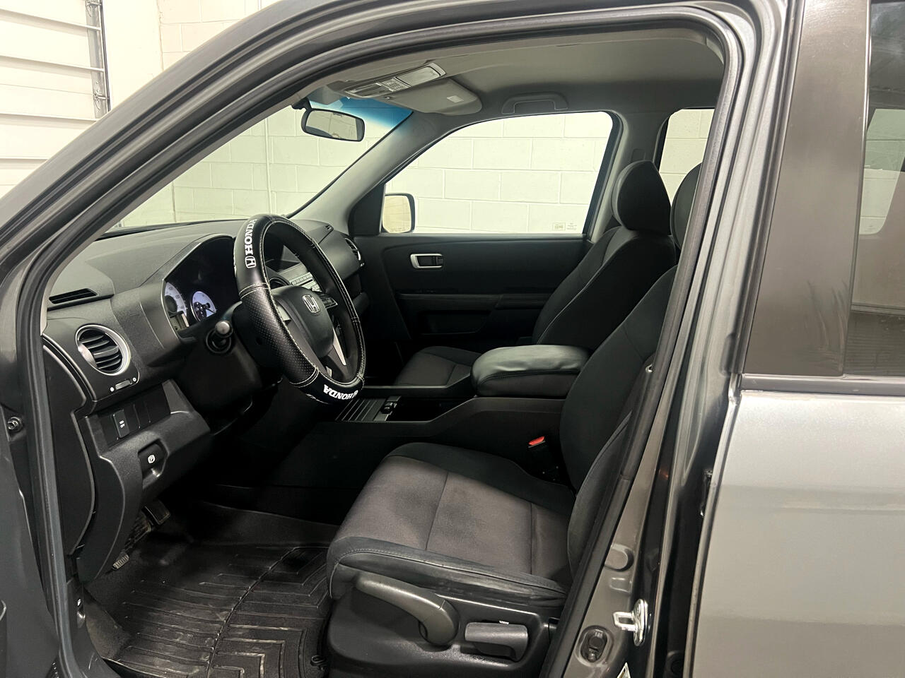 Honda Pilot LX 2WD 5-Spd AT 2010