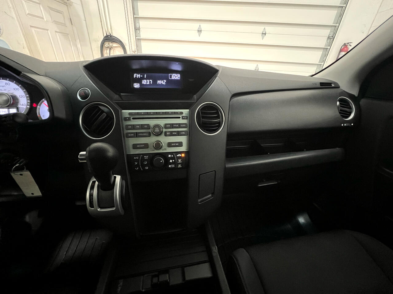 Honda Pilot LX 2WD 5-Spd AT 2010