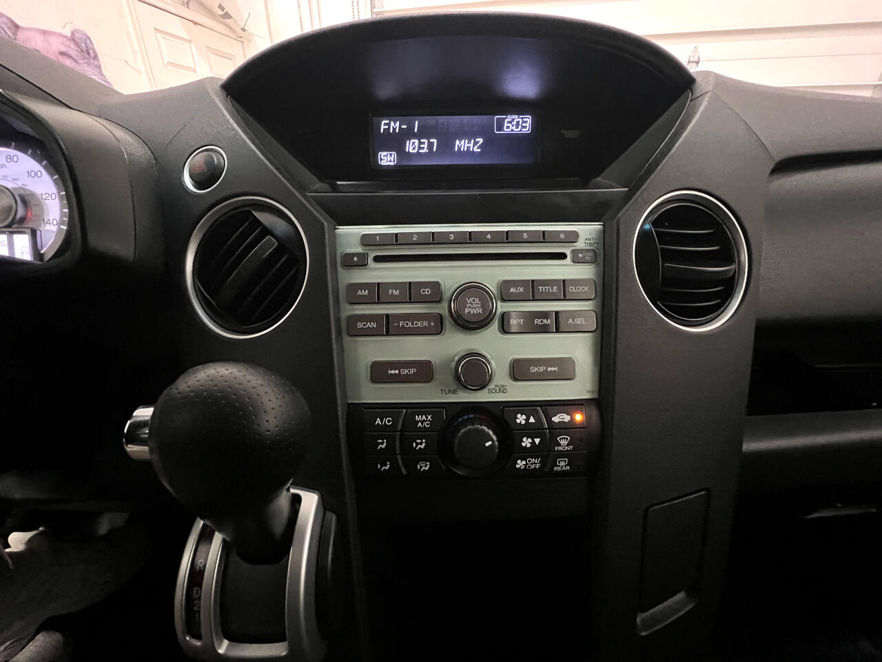 Honda Pilot LX 2WD 5-Spd AT 2010