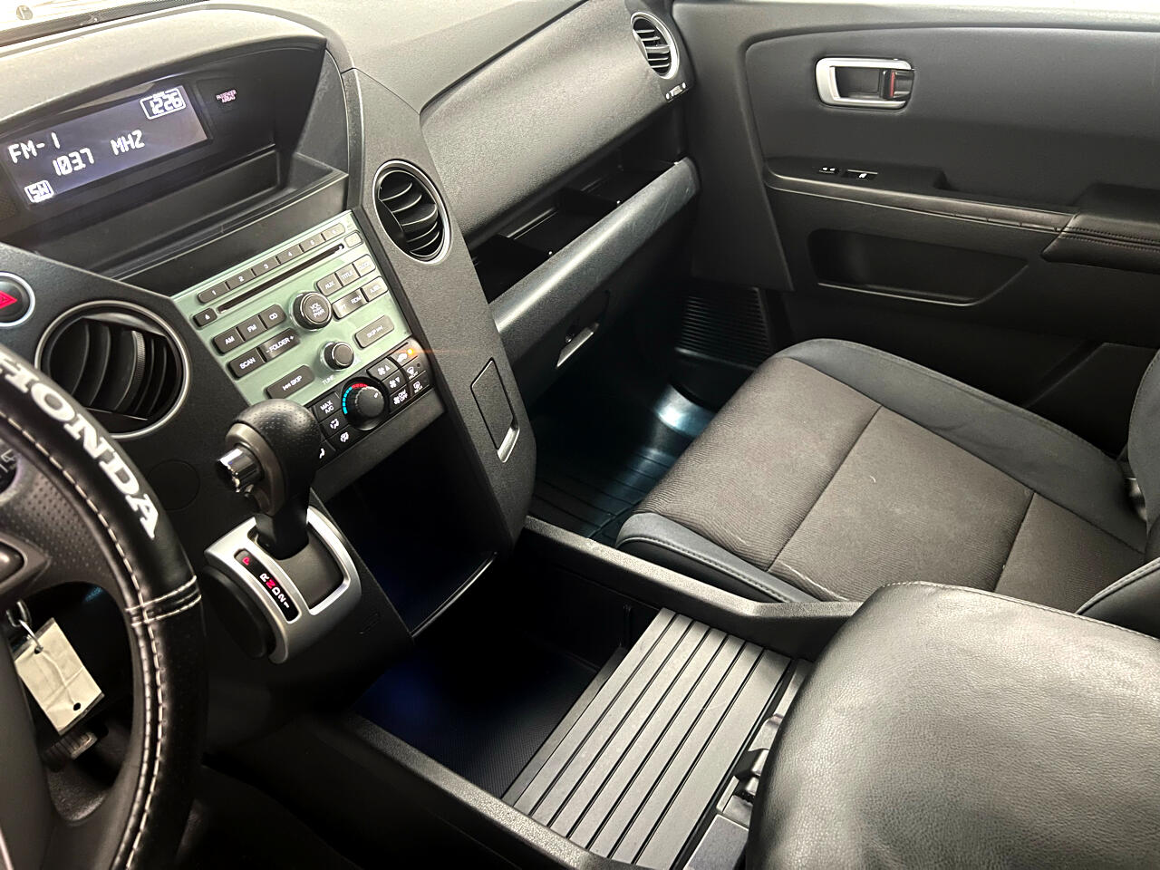 Honda Pilot LX 2WD 5-Spd AT 2010