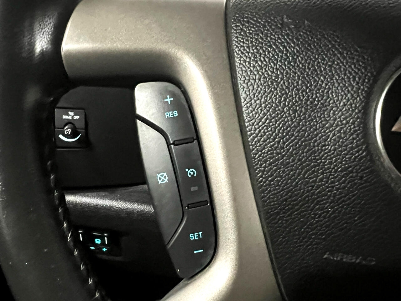 Chevrolet Silverado 2500HD LT Crew Cab 4WD 2012