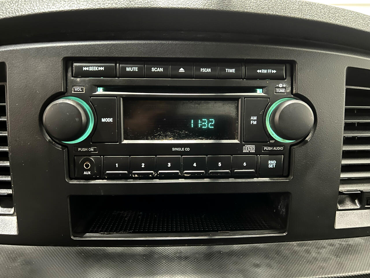 Dodge Ram 2500 SXT Quad Cab Long Bed 4WD 2009