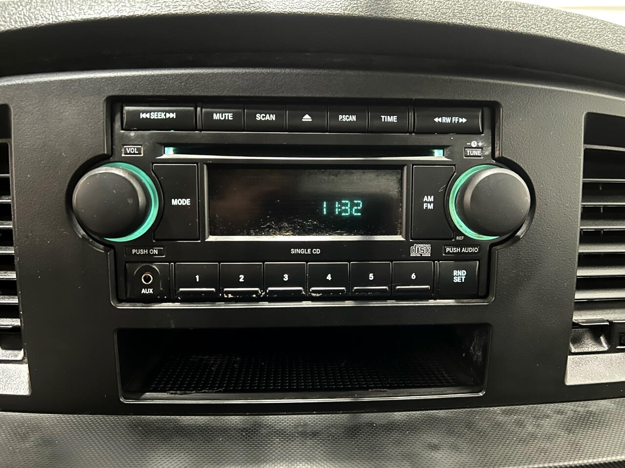 Dodge Ram 2500 SXT Quad Cab Long Bed 4WD 2009