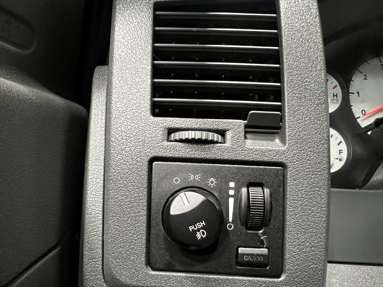 Dodge Ram 2500 SXT Quad Cab Long Bed 4WD 2009