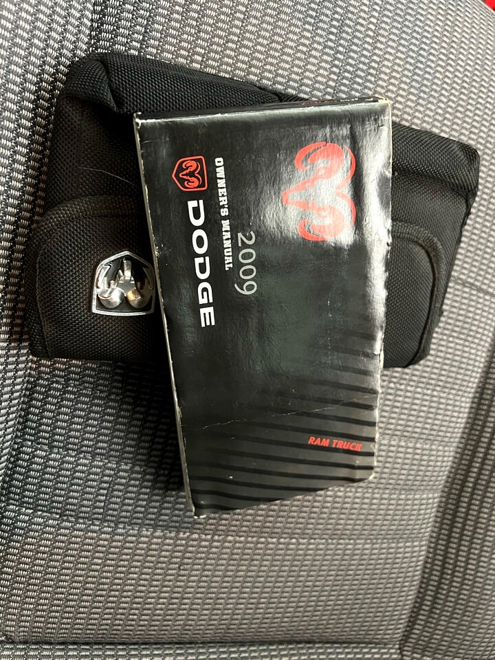 Dodge Ram 2500 SXT Quad Cab Long Bed 4WD 2009