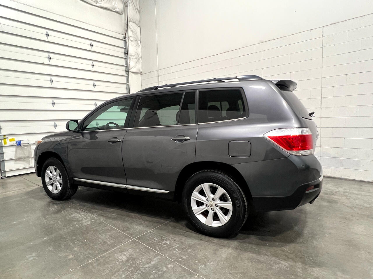 Toyota Highlander Base 4WD 2013