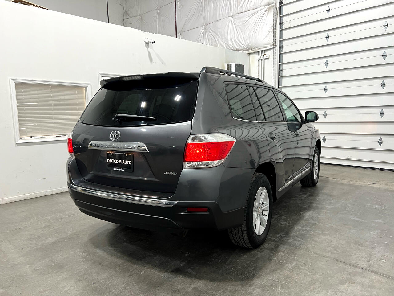 Toyota Highlander Base 4WD 2013