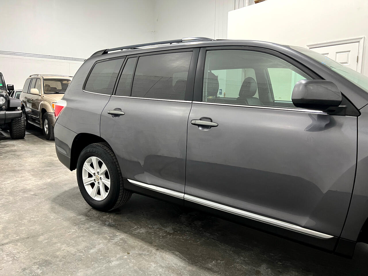 Toyota Highlander Base 4WD 2013