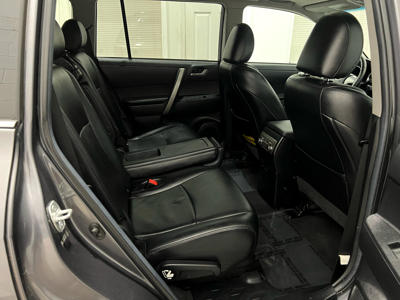 Toyota Highlander Base 4WD 2013