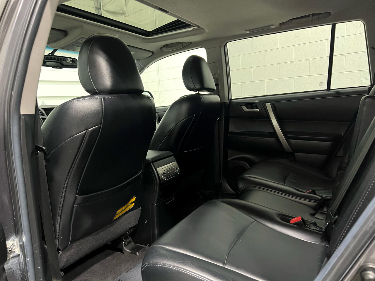 Toyota Highlander Base 4WD 2013