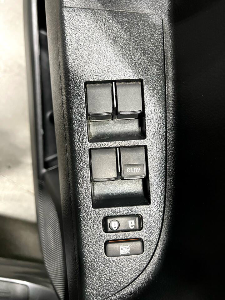 Toyota Highlander Base 4WD 2013