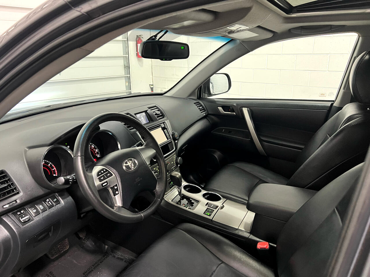 Toyota Highlander Base 4WD 2013