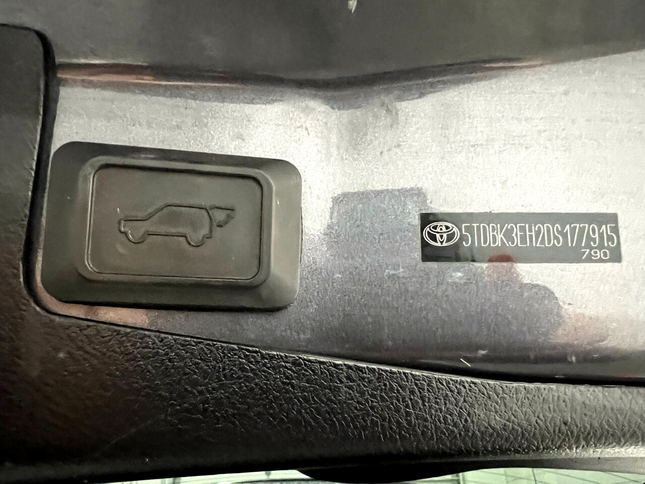 Toyota Highlander Base 4WD 2013