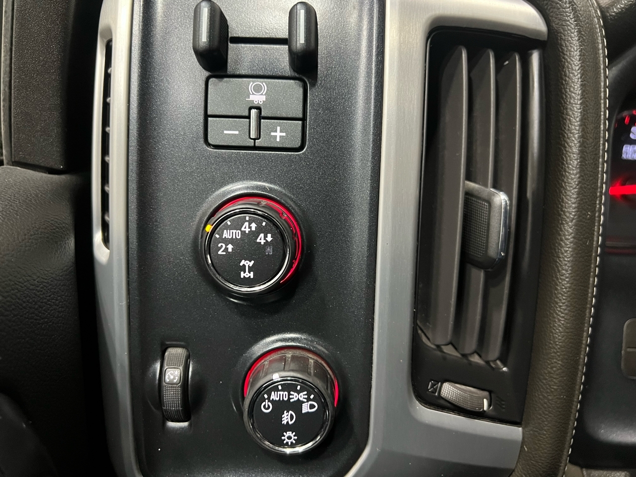 GMC Sierra 1500 SLT Crew Cab 4WD 2014