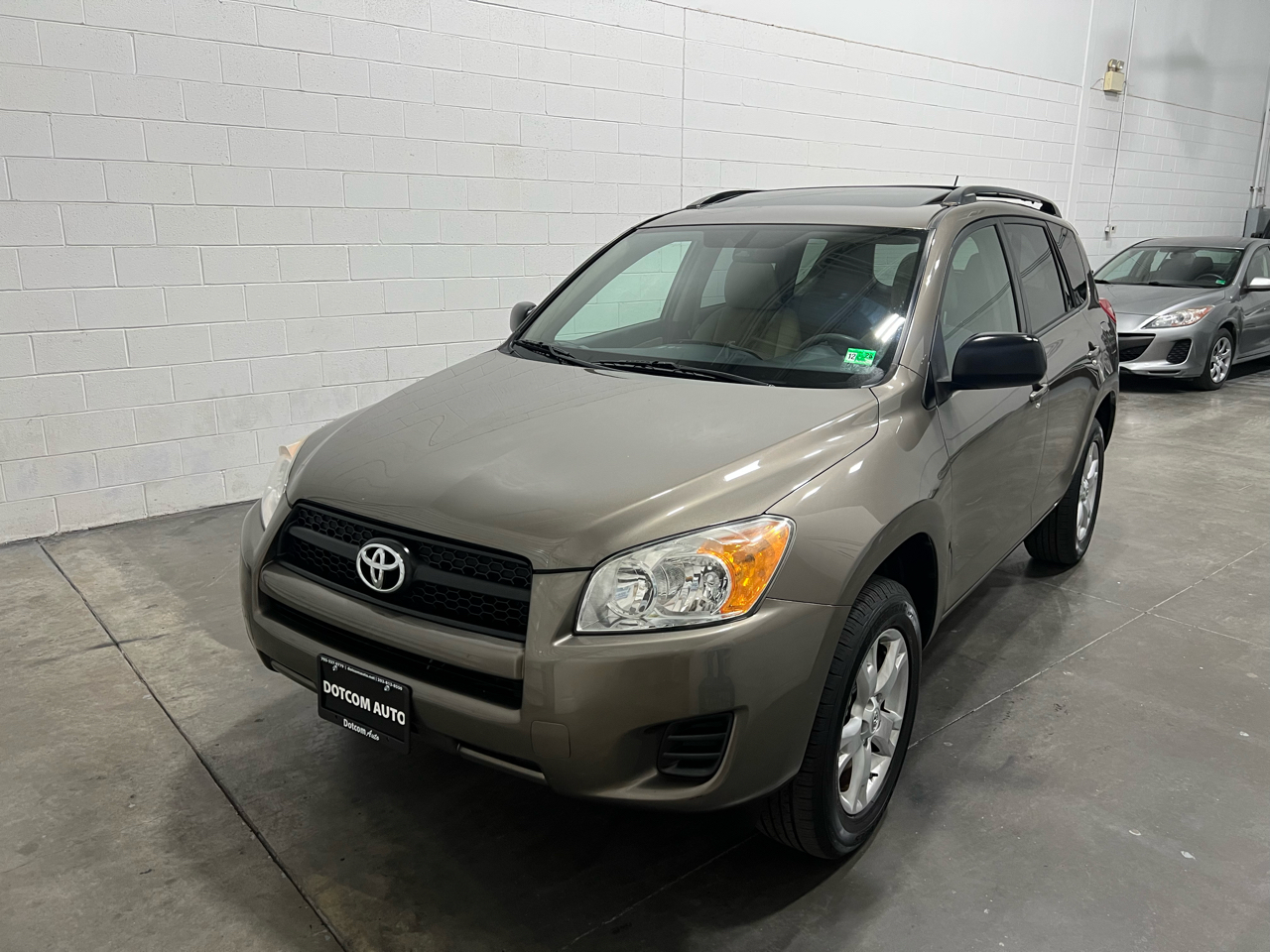 Toyota RAV4 Base I4 4WD 2012