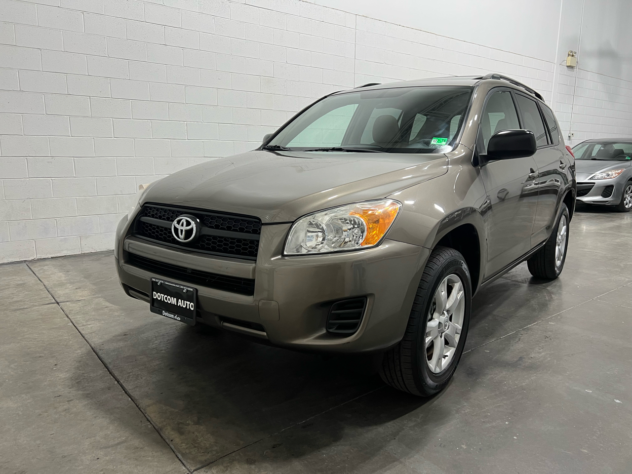 Toyota RAV4 Base I4 4WD 2012