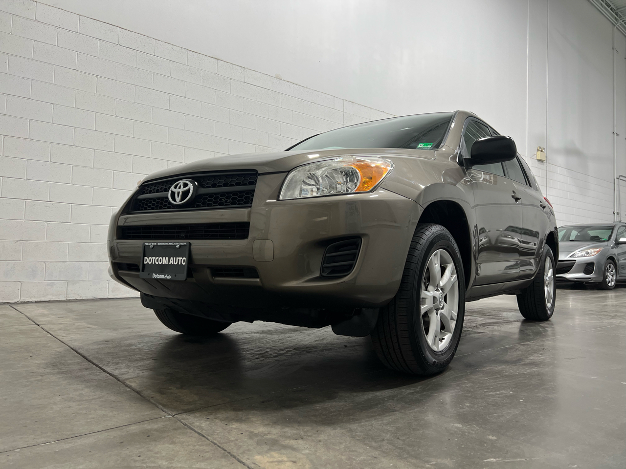 Toyota RAV4 Base I4 4WD 2012