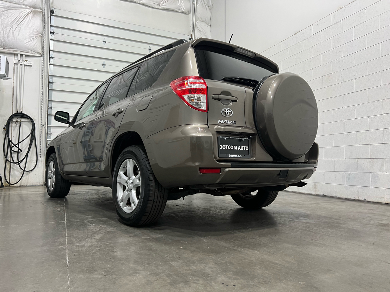 Toyota RAV4 Base I4 4WD 2012