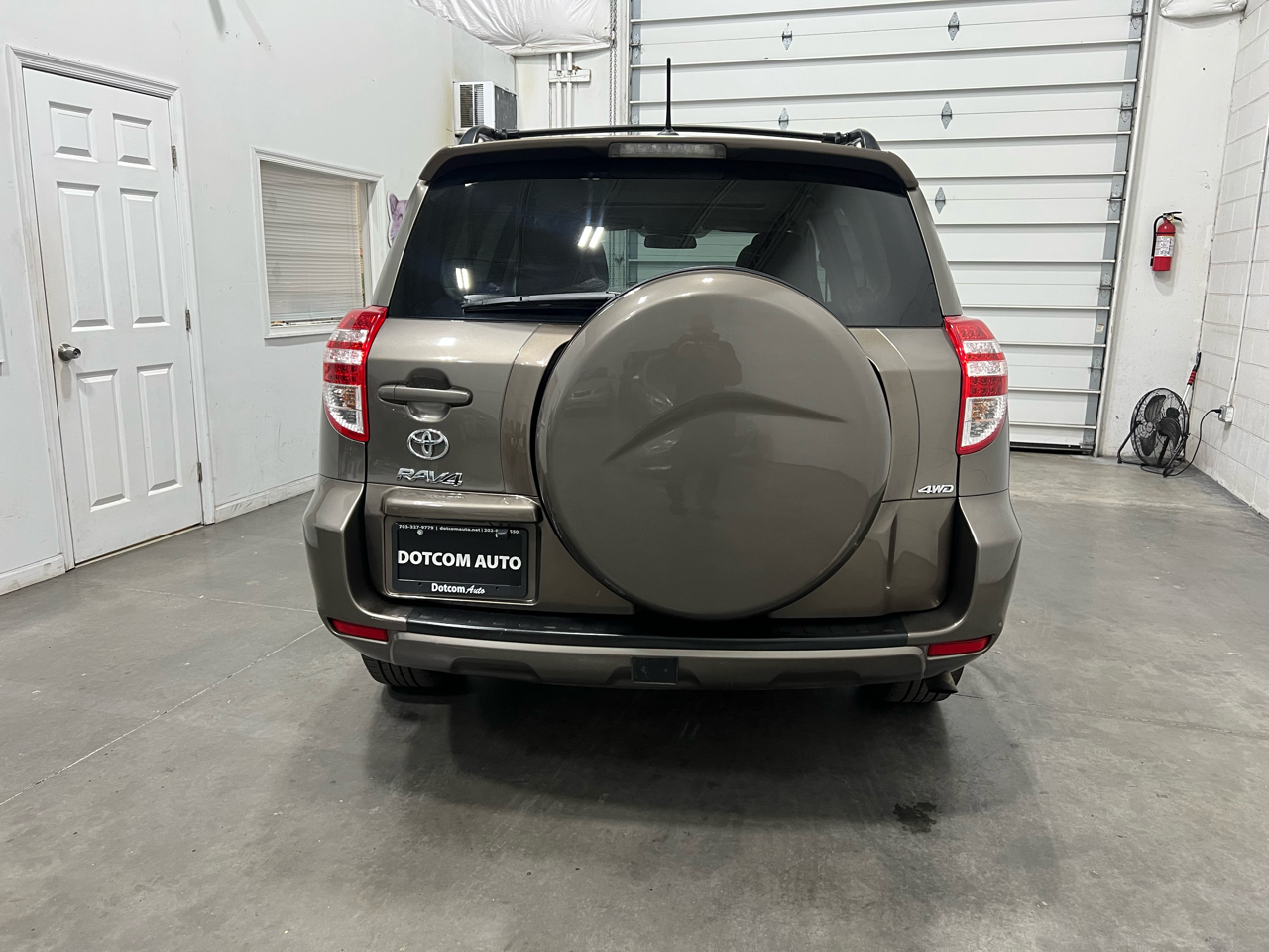 Toyota RAV4 Base I4 4WD 2012