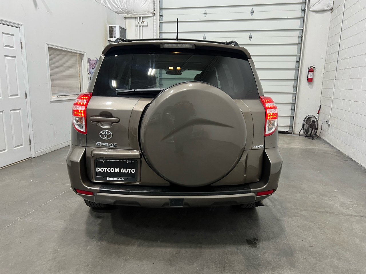 Toyota RAV4 Base I4 4WD 2012