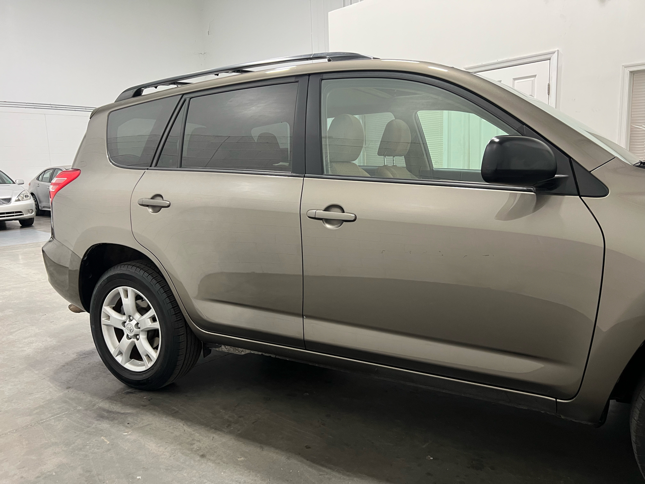Toyota RAV4 Base I4 4WD 2012