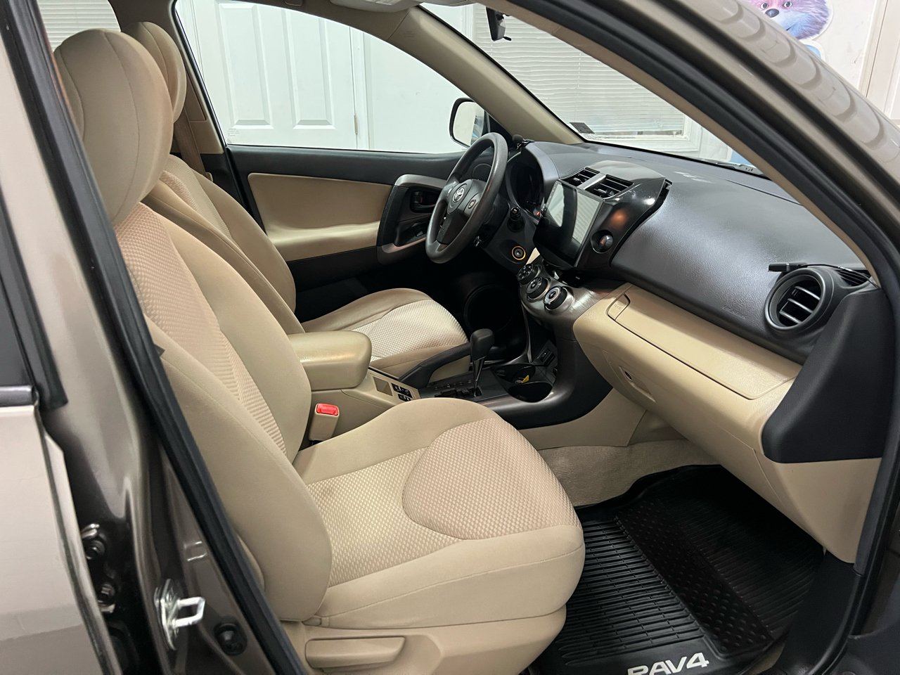 Toyota RAV4 Base I4 4WD 2012