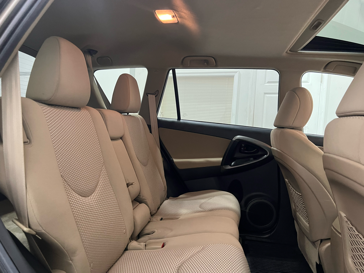 Toyota RAV4 Base I4 4WD 2012