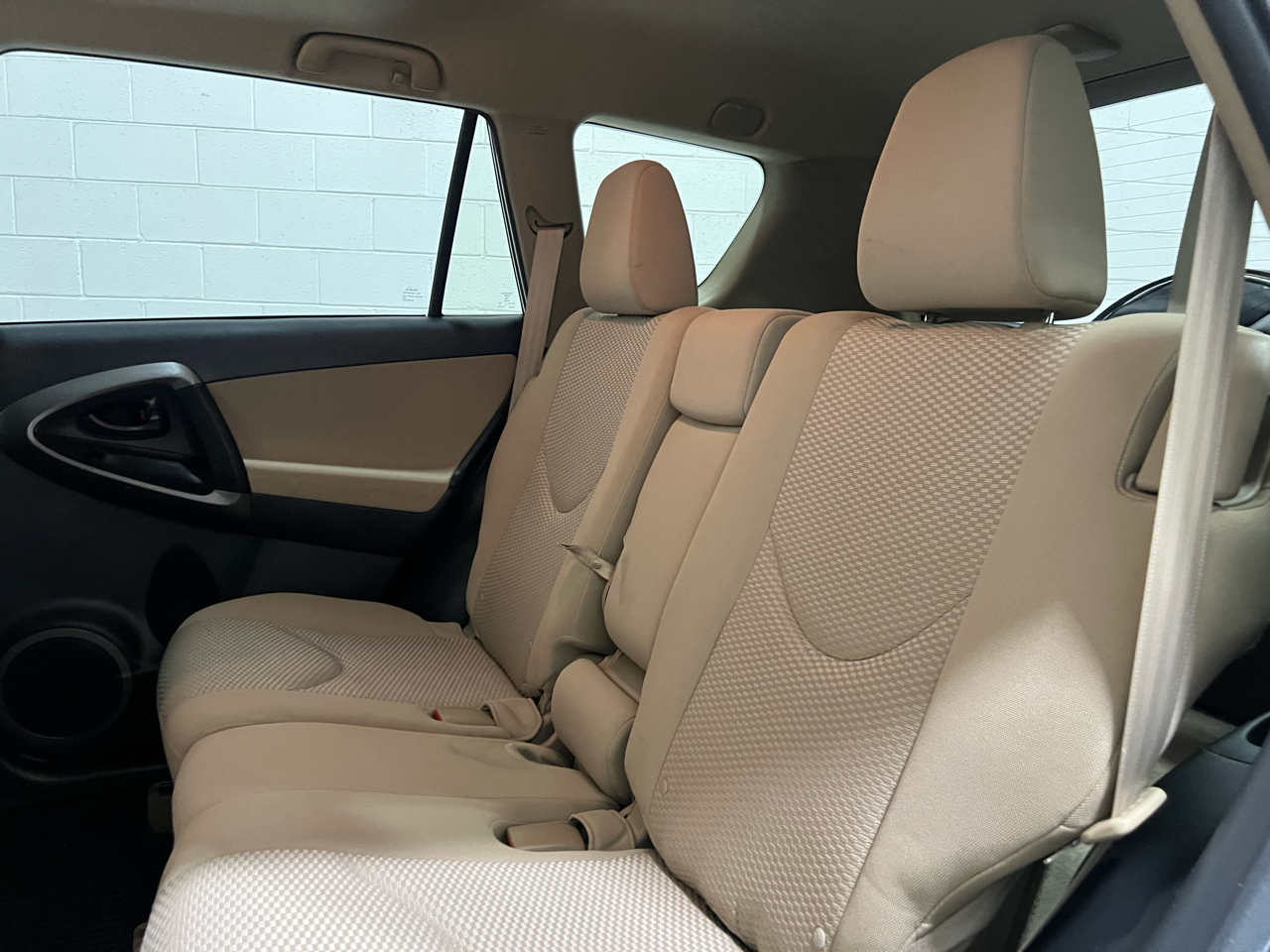 Toyota RAV4 Base I4 4WD 2012