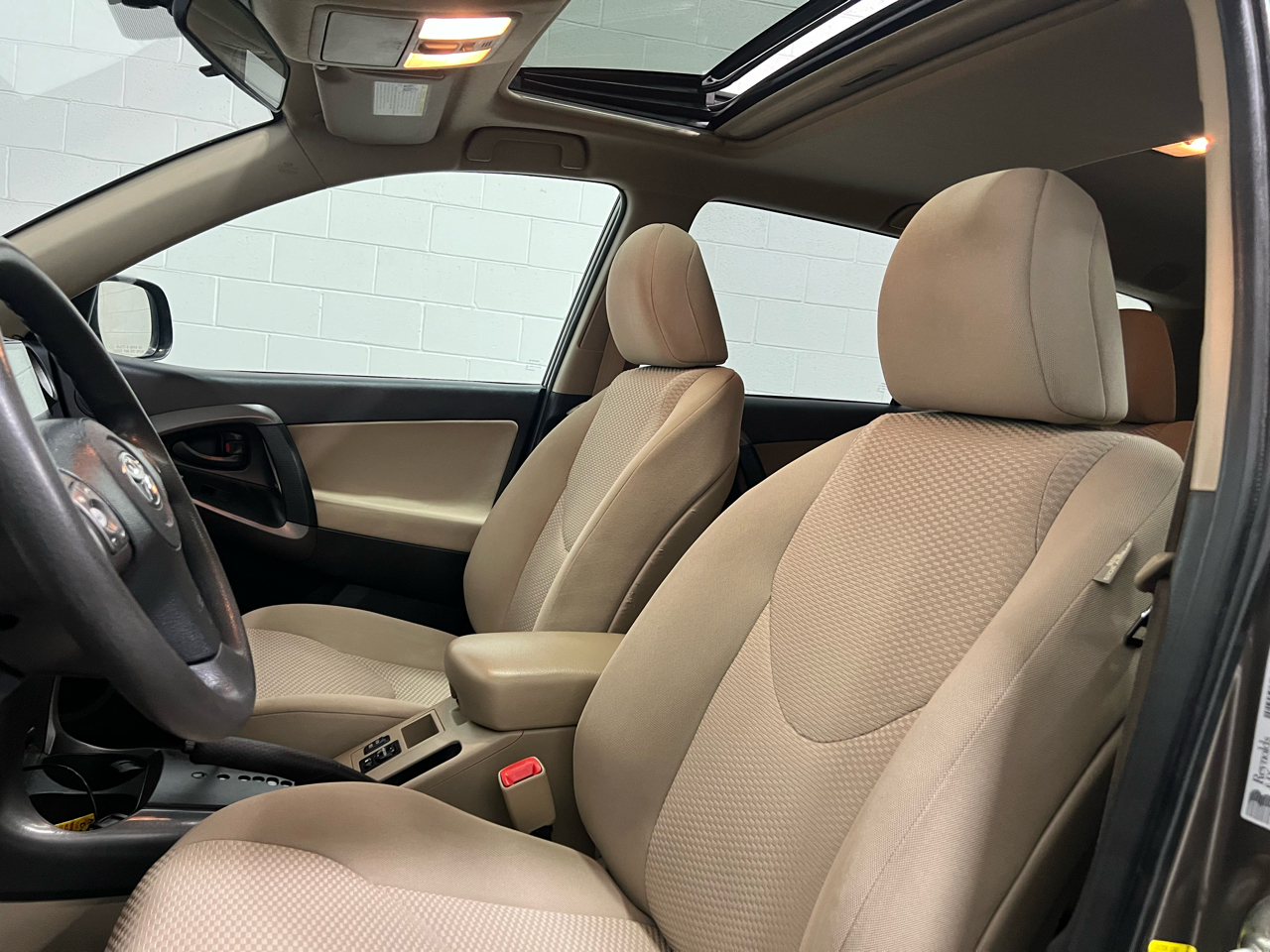 Toyota RAV4 Base I4 4WD 2012