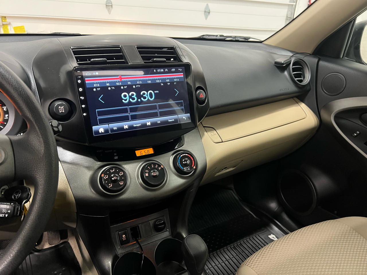 Toyota RAV4 Base I4 4WD 2012