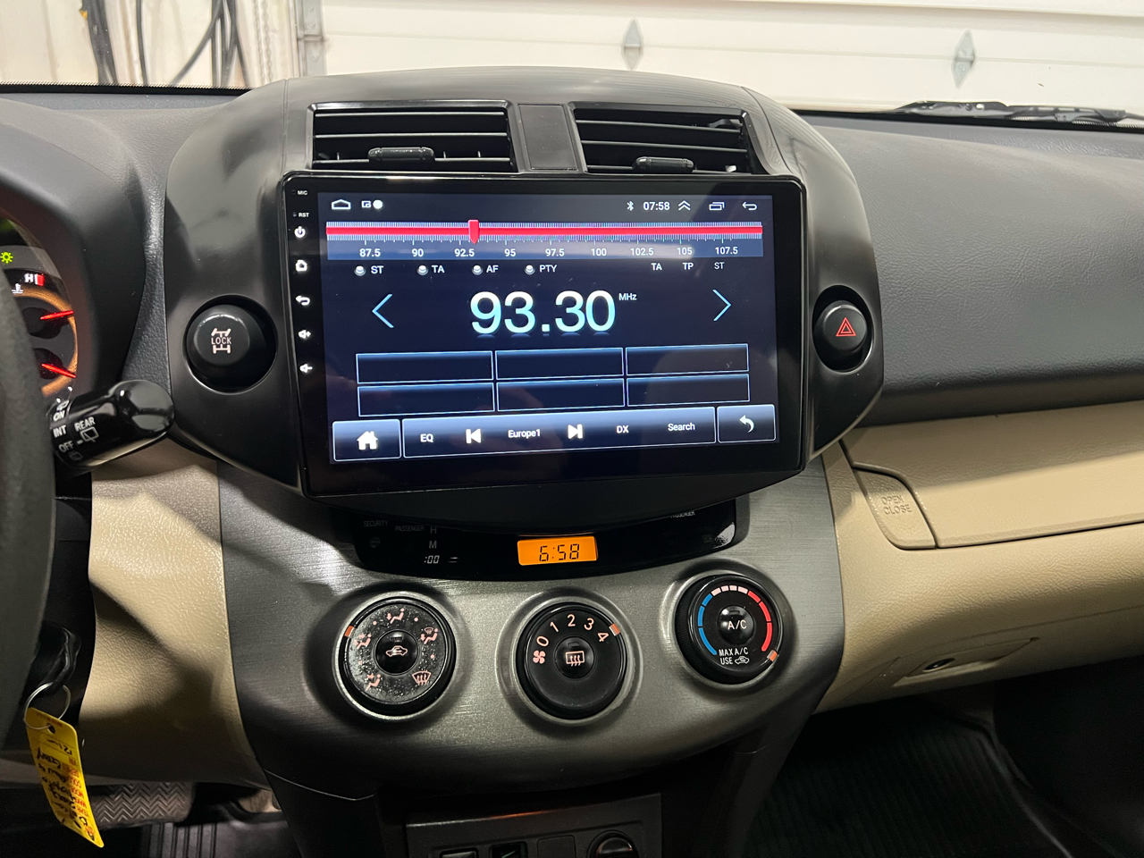 Toyota RAV4 Base I4 4WD 2012