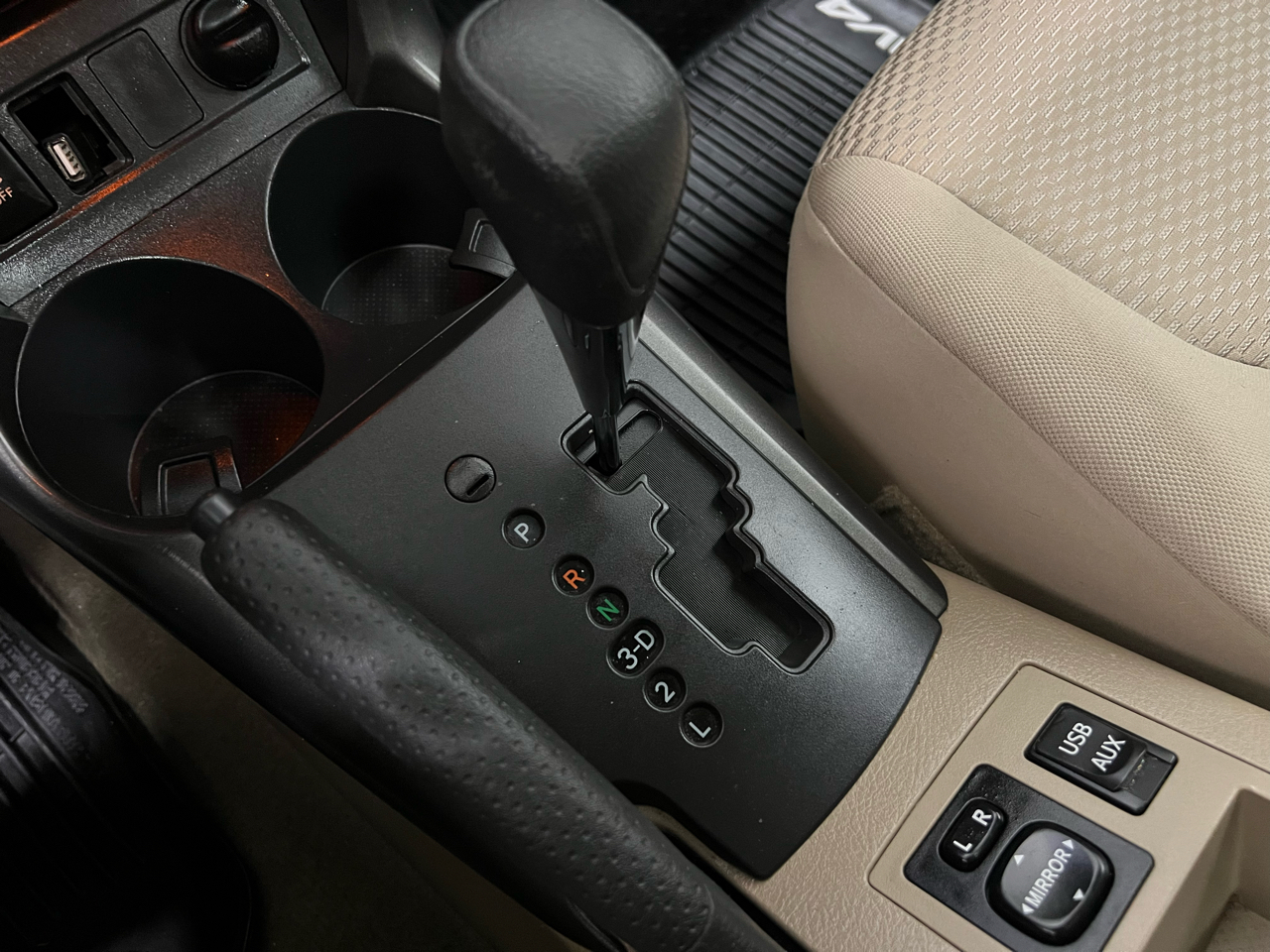 Toyota RAV4 Base I4 4WD 2012