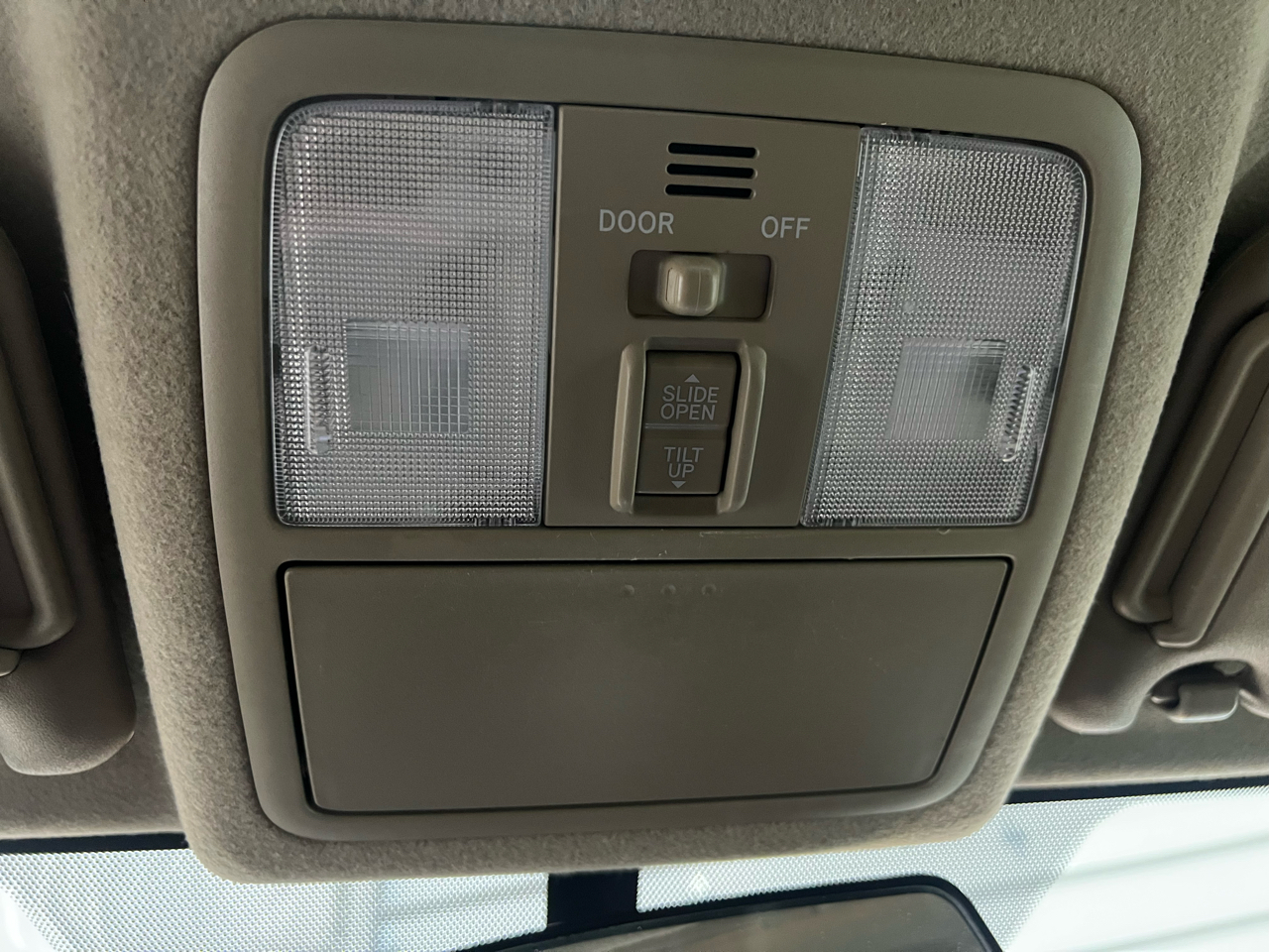 Toyota RAV4 Base I4 4WD 2012