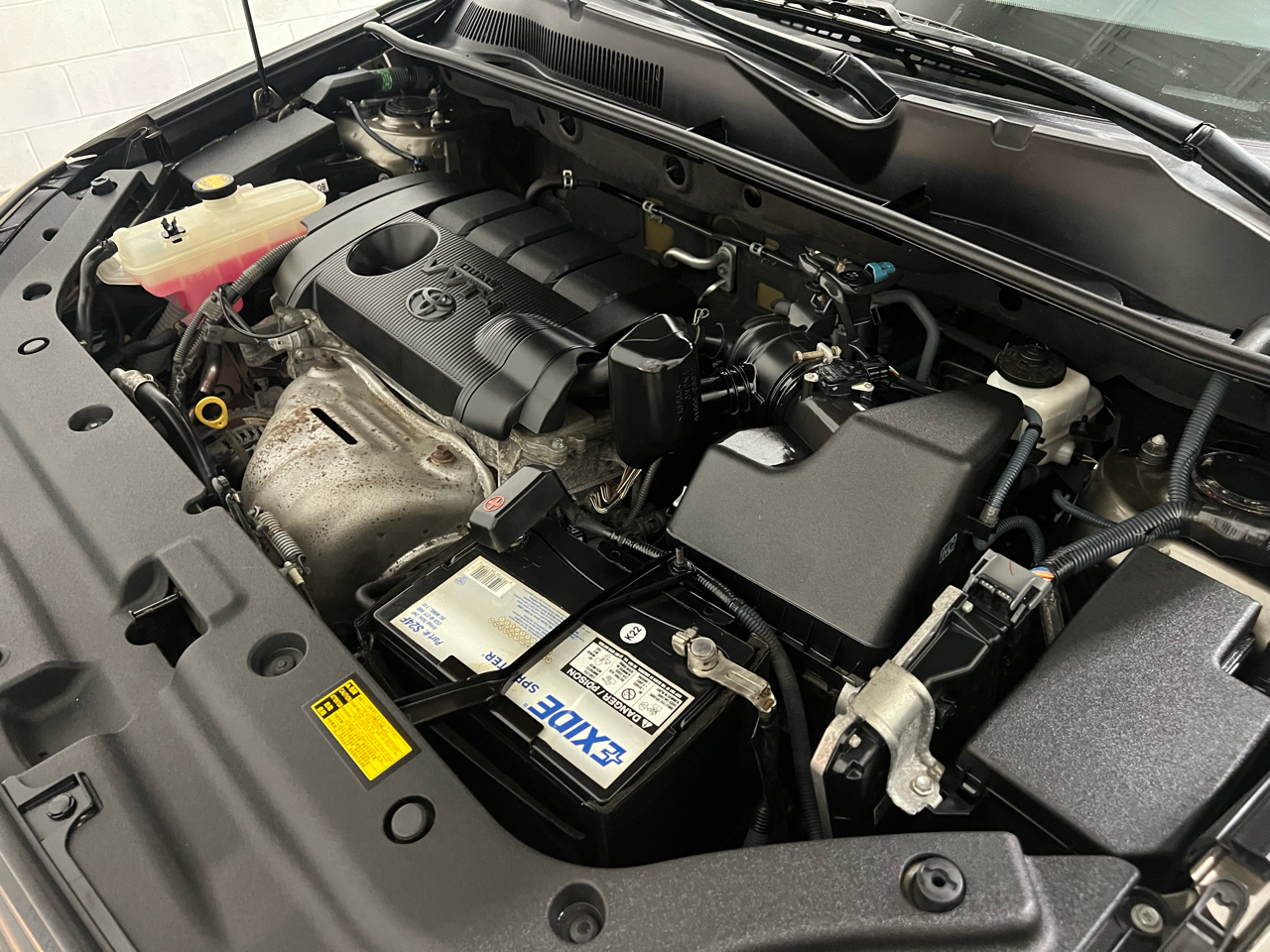 Toyota RAV4 Base I4 4WD 2012