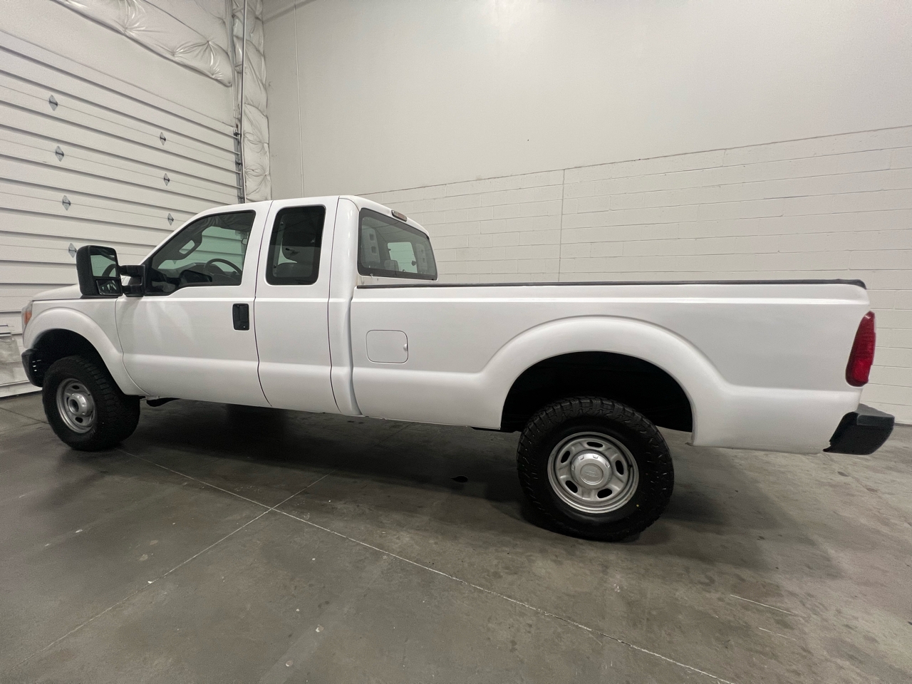 Ford F-250 SD XL SuperCab Long Bed 4WD 2016
