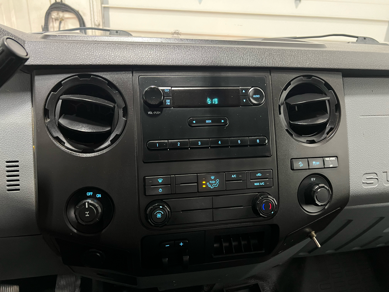 Ford F-250 SD XL SuperCab Long Bed 4WD 2016