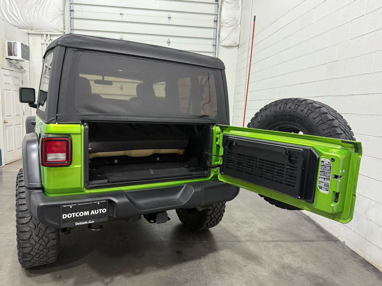 Jeep Wrangler Sport 4WD 2018