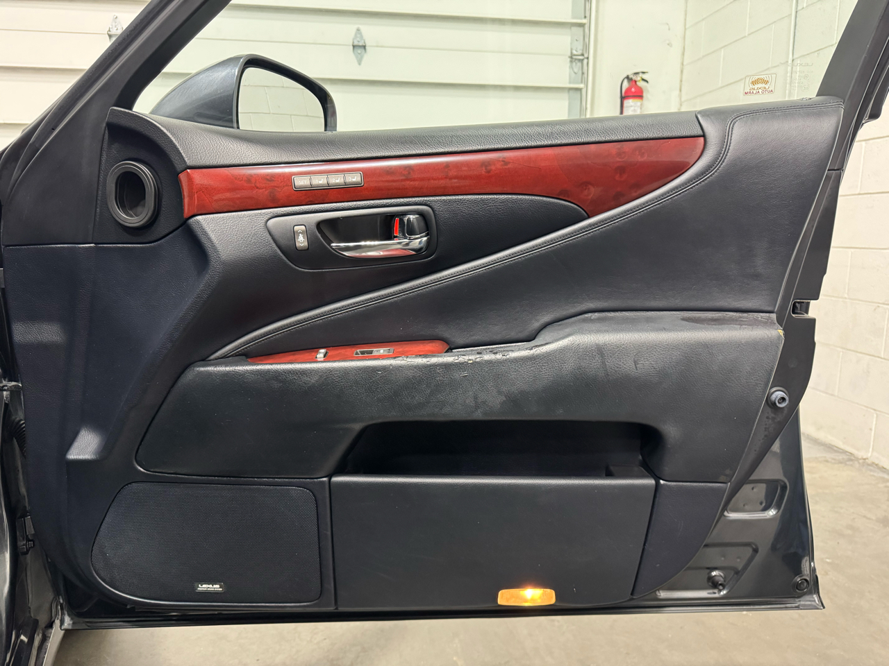 Lexus LS 460 Luxury Sedan AWD 2009